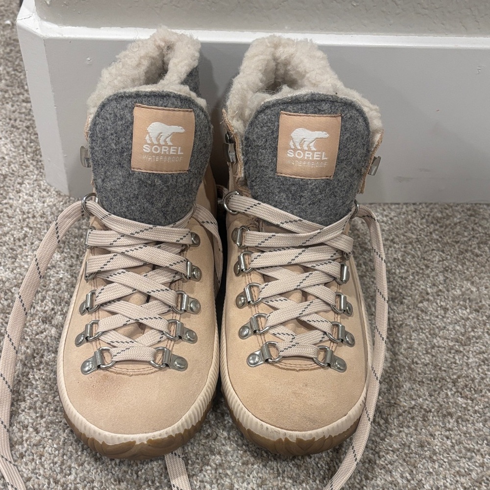 Sorel Beige Light Pink Winter Boots